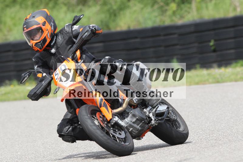 Archiv-2025/10 23.04.2025 Cornu Master School ADR/rot-rouge/50